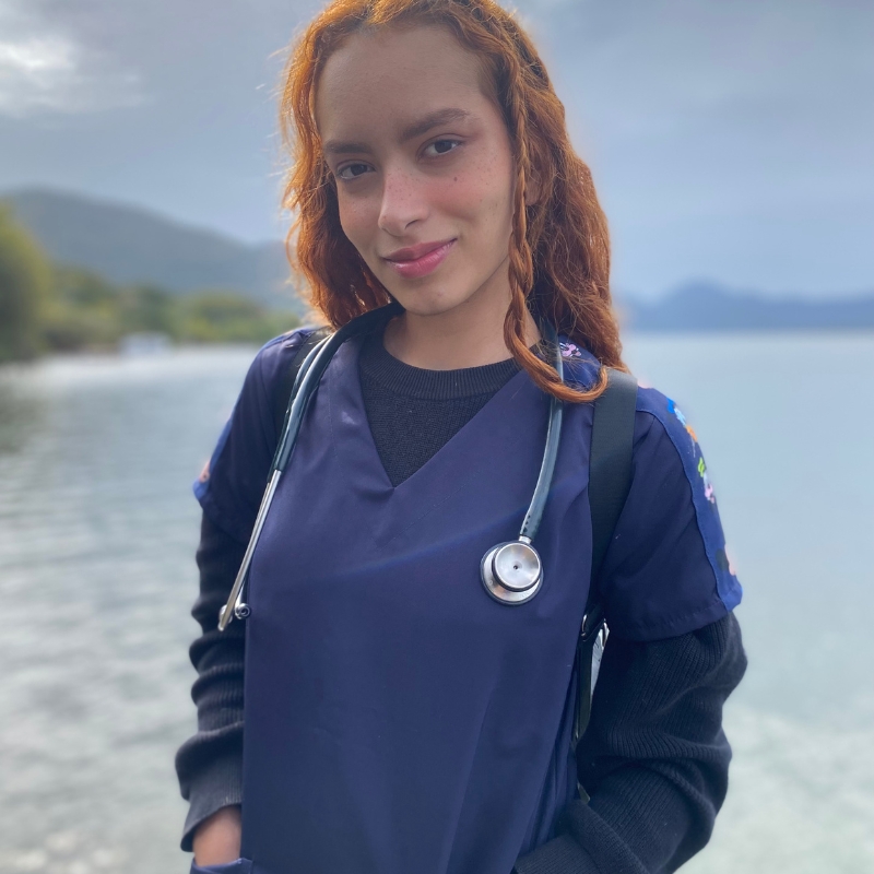 Retrato de Giulia Valentina, enfermeira veterinária da VetHouse.